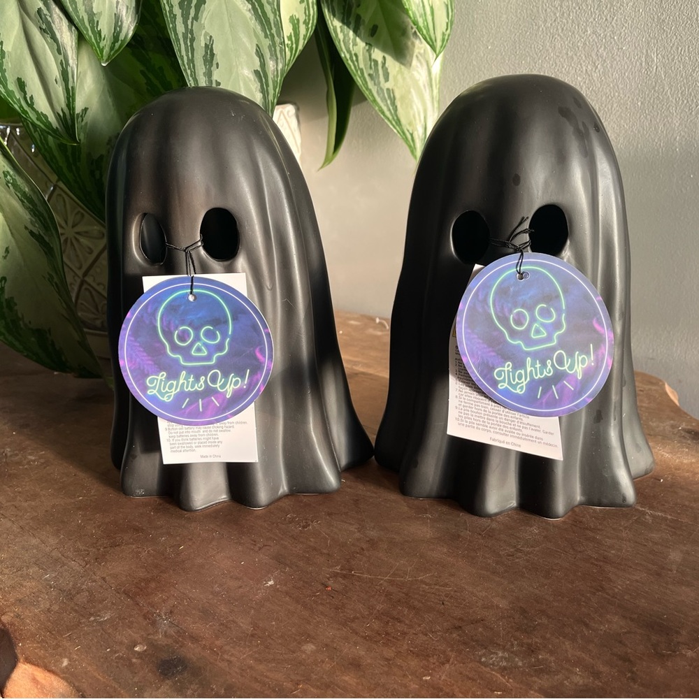 Black Light up Ghosts